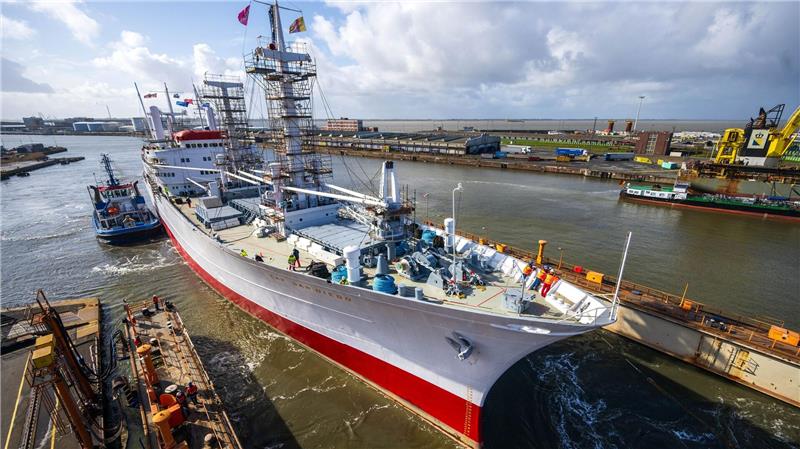 Später sollte das Wasser aus dem Dock gepumpt werden. 