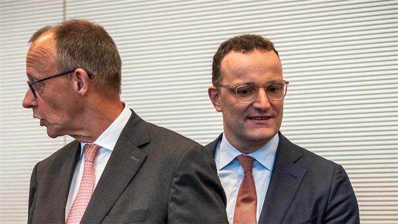 Spahn-Beben könnte zu Regierungsumbau führen Spahn ist als Unionsfraktionschef zurückgetreten - auch auf Druck von Kanzler Merz. (Archivbild)