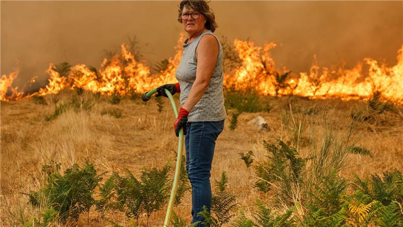 Waldbrände: Auch Portugal bittet um EU-Hilfe Spanien kommt bei der Bekämpfung ungewöhnlich vieler und sehr intensiver Waldbrände langsam an den Rand seiner Möglichkeiten.