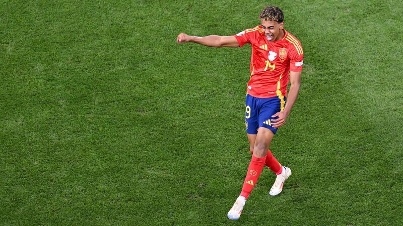 Spanien jubelt über EM-Finale - Yamal jüngster Torschütze Spaniens Lamine Yamal jubelt nach seinem Tor zum 1:1.
