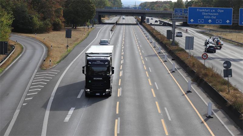 Spritpreisrekorde: Jetzt ist auch Diesel teuer wie nie zuvor Spediteure leiden unter hohen Dieselkosten. (Archivbild)