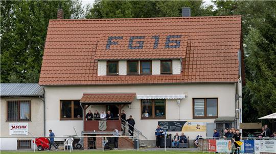 Spielabruch im Vienenburger Radaustadion: Die Partie der FG gegen den KSV Vahdet Salzgitter endet in der Nachspielzeit mit einem Eklat. Foto: Drechsler