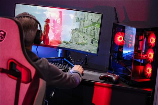Spielen am Computer - für viele Menschen eine beliebte Freizeitaktivität.