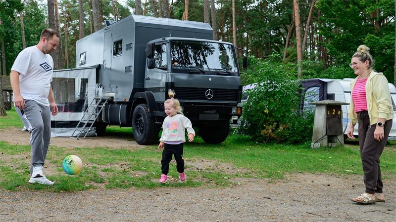 Camping-Boom in Niedersachsen: Südsee-Camp im Herbst gefragt Spielen unter freiem Himmel, ohne Angst vor dem Verkehr haben zu müssen - viele Familien schätzen das am Camping-Urlaub.