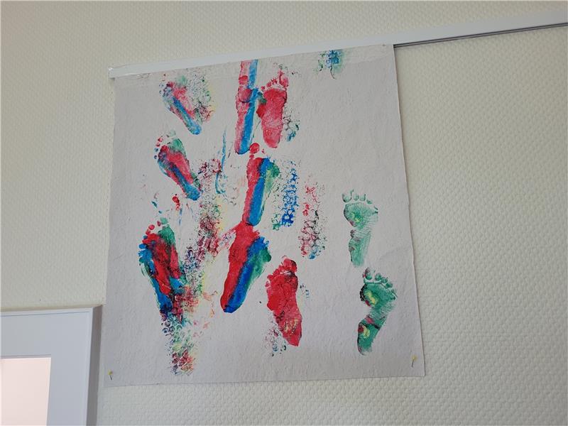 Spielerisch und mit allen Sinnen sind die Bilder entstanden, die seit Montag im Haus der Kirche gezeigt werden. Foto: Exner