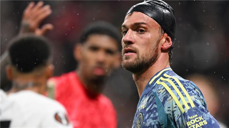 Gala-Sieg gegen Ajax: Eintracht glänzt in Europa Spielte nach einer Kopfverletzung mit Badekappe weiter: Daniele Rugani.