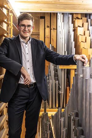 Harz-Classix lädt zum Fest für die Orgel der Marktkirche ein Spitzenorganist Marius Herb übernimmt die musikalische Leitung des Konzerts in der Marktkirche.