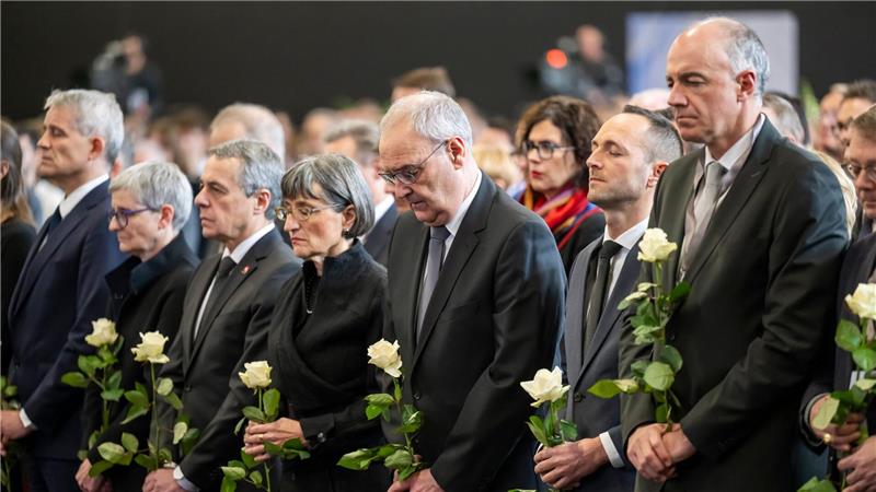 Schweizer Inferno: U-Haft-Antrag am Trauertag Spitzenpolitiker der Schweiz gedachten der Opfer von Crans-Montana.