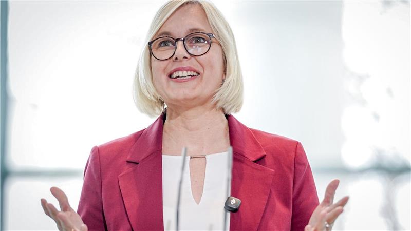 Sport-Staatsministerin Christiane Schenderlein will die Medaillenkrise des deutschen Sports stoppen.