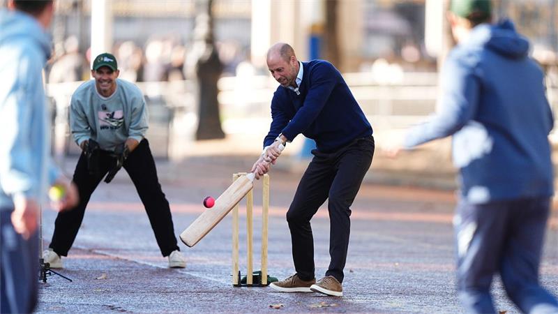 Sportlich: William, Prinz von Wales, trifft sich mit Cricket-Stars aus Großbritannien und Indien bei einer Sonderveranstaltung zum Earthshot Prize in London.