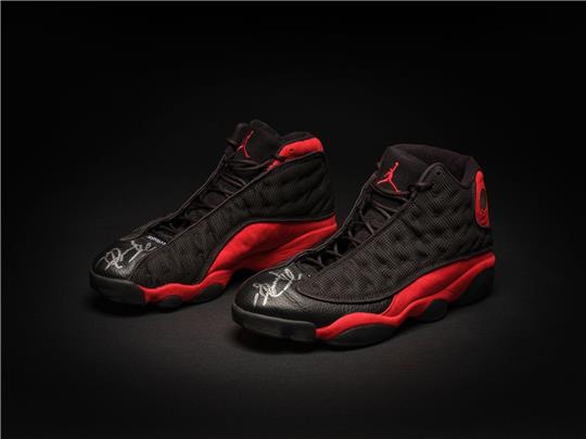 Sportschuhe des Ex-Basketball-Stars Michael Jordan - sie könnten bei einer Versteigerung bis zu vier Millionen Dollar einbringen.