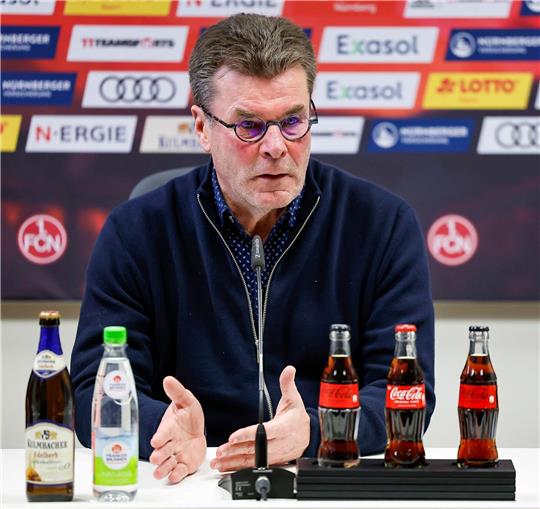 Sportvorstand Dieter Hecking übernimmt in Nürnberg auch den Trainerposten.
