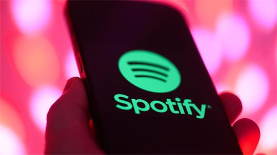 Spotify möchte den Vormarsch der KI-Musik eindämmen. (Symbolbild)