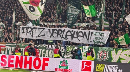 Spott der Werder-Fans gegen Sportchef Clemens Fritz: „Fritz verleihen“ 
