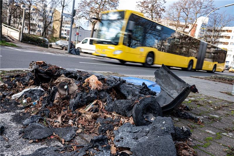 Silvester-Krawalle: Kritik an CDU für Frage nach Vornamen Spuren der Krawalle in der Silvesternacht im Berliner Bezirk Neukölln.