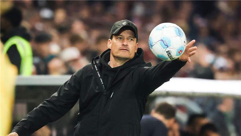 St.-Pauli-Trainer warnt: „Wir haben noch nichts gewonnen“ St.-Pauli-Trainer Alexander Blessin.