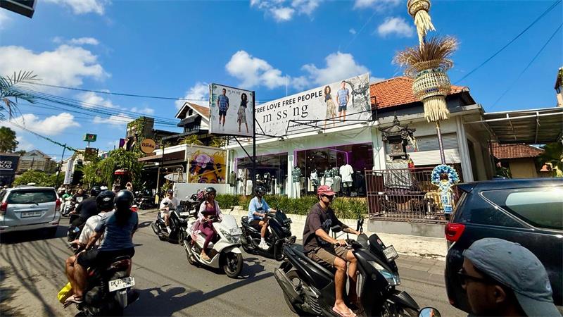 Wem gehört Bali? - Wie digitale Nomaden eine Insel verändern Ständige Staus sind nur einer der negativen Aspekte des Booms.