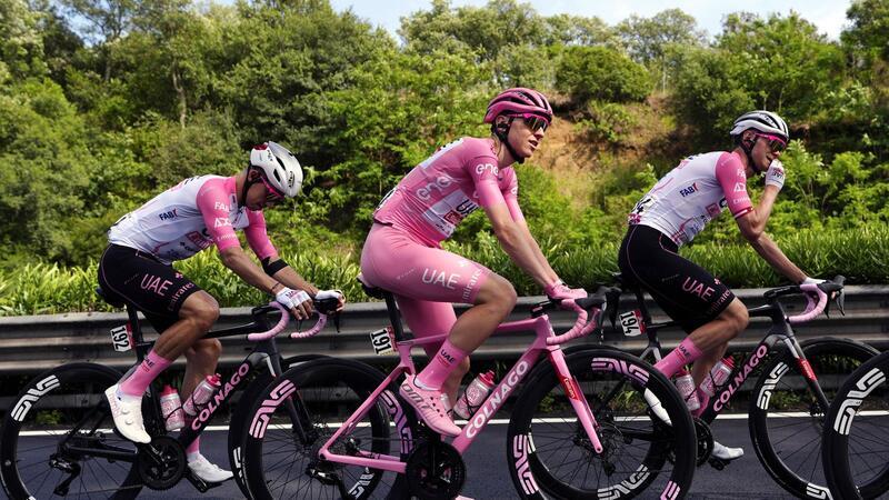 Triumph in Rom: Pogacar gewinnt den Giro d’Italia Stand bereits vor der Massenankunft als Sieger der Giro d’Italia fest: Tadej Pogacar.