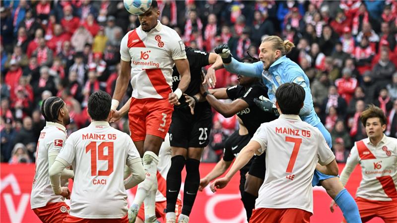 Stand oft im Fokus: Mainz-Torwart Robin Zentner.