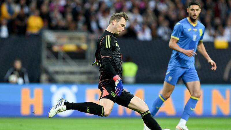Noch keine EM-Euphorie: DFB-Auswahl trifft nicht ins Tor Stand wie erwartet im Tor der DFB-Elf: Manuel Neuer.