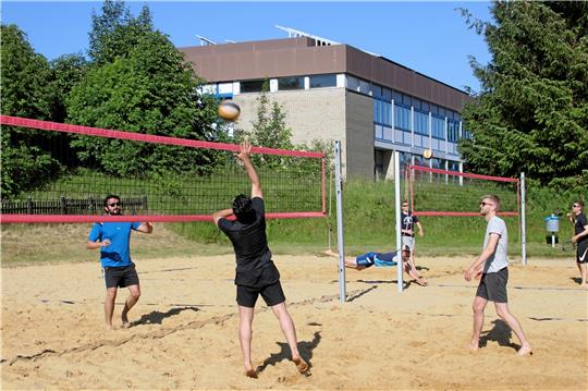 Standesgemäß findet beim Sportfest ein Volleyball-Turnier statt. Archivfoto: Knoke