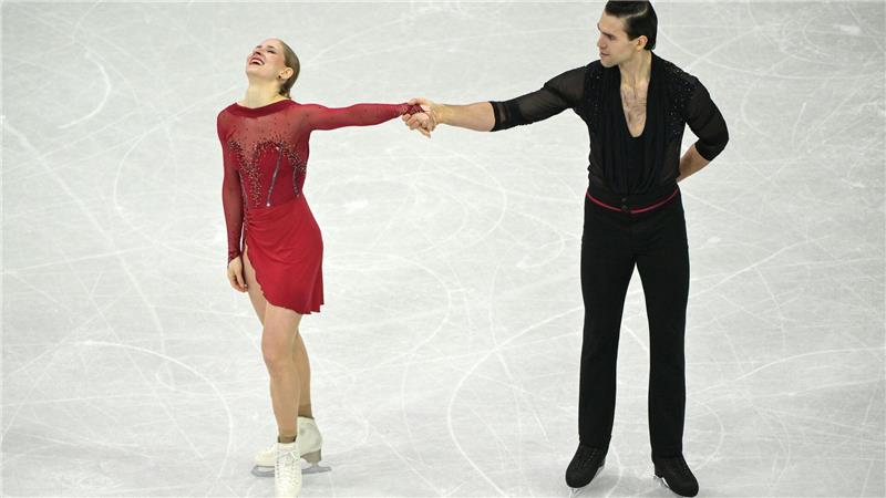 Starke Vorstellung: Minerva Hase und Nikita Volodin liegen nach dem Kurzprogramm in Führung.