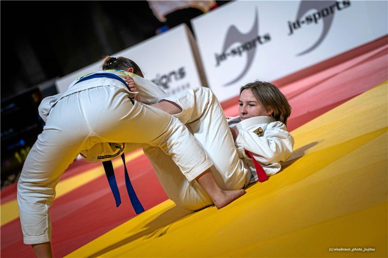 Starker Einstand auf internationaler Bühne: Katharina Jost vom Phoenix Sport Center Goslar holt bei den Europameisterschaften in Frankreich die Bronzemedaille.  Foto: elsabraun_photo_jiujitsu