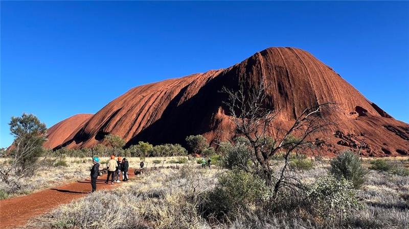 Statt Klettern gibt es heute unter anderem Segway-Touren am Uluru.