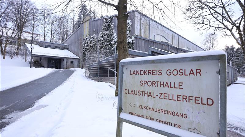 Millionen-Projekt gestrichen: Sporthalle wird nicht saniert Statt der Dreifach-Sporthalle sollen nun Fassade und Fenster der Robert-Koch-Schule saniert werden.