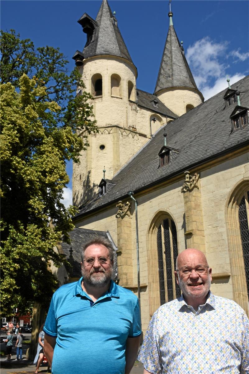 Stefan Bolde-Müller (li.) und Hans Meyer-Albrecht bereiten die Feierlichkeiten zur ersten urkundlichen Erwähnung von St. Jakobi vor 950 Jahren vor. Foto: Kempfer