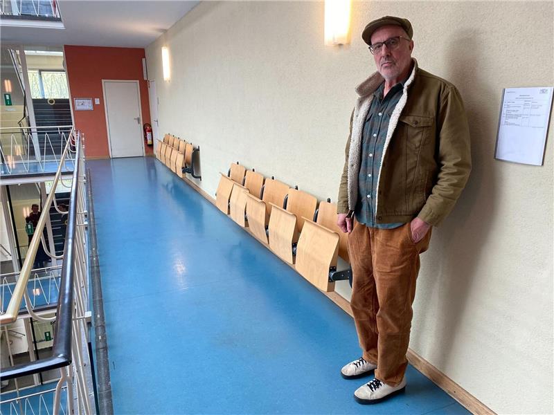Streit um „Manta Manta”-Film beigelegt Stefan Cantz, der Drehbuchautor des Kult-Films «Manta Manta» von 1991, hat sich mit Constantin Film geeinigt.