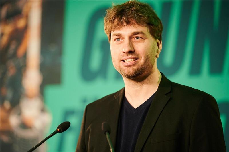 Grüne fordern höhere Gebühren für Flüge mit Privatjets Stefan Gelbhaar (Bündnis 90/ Die Grünen) hält ein Verbot von kurzen Privatflügen für rechtlich schwierig.