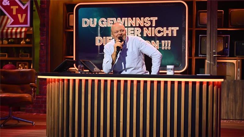 Stefan Raab hat in seiner Sendung „Du gewinnst hier nicht die Million bei Stefan Raab“ einen Song für Friedrich Merz vorgestellt.