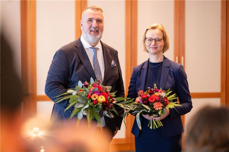 Wagenknecht-Partei gründet Thüringer Landesverband Steffen Schütz (l) und Katja Wolf sind die neuen Landesvorsitzenden des Landesverbandes Thüringen Bündnis Sahra Wagenknecht (BSW).