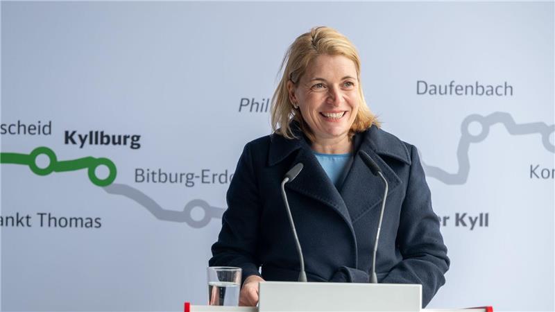 Schnieder plant Bahn-Umbau mit neuer Chefin und Sanierung Steht künftig an der Spitze der Deutschen Bahn: Evelyn Palla.