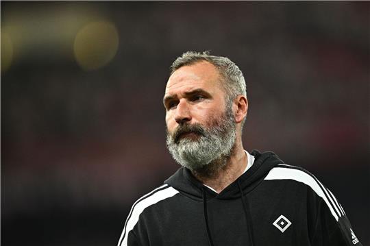 Steht nach dem verlorenen Relegationshinspiel mit dem Rücken zur Wand: Hamburgs Trainer Tim Walter.