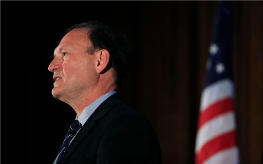 Steht wegen umstrittener Flaggen in der Kritik: Supreme-Court-Richter Samuel Alito.