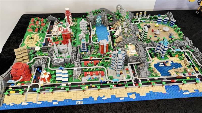Ausstellung für Lego-Fans zum dritten Mal in Goslar Stein um Stein entsteht eine neue Welt: Wer Spaß am Bauen mit Lego hat, sollte am 22. und 23. Februar im Goslarer Kulturmarktplatz vorbeischauen.