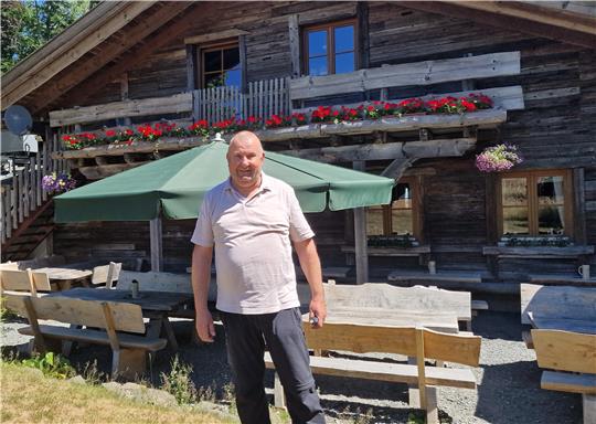 Steinbergalm-Chef Burkhard Rösner hat das Feuer zwischen Granetalsperre und Goslar gesehen und bei der Feuerwehr gemeldet.