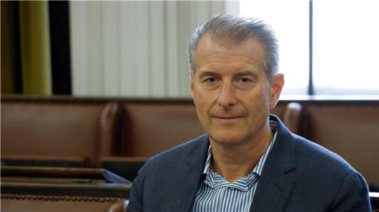 Stephan Hensel, der Ex-Mann von Christina Block, wird vor Gericht von ihrem Verteidiger befragt. 