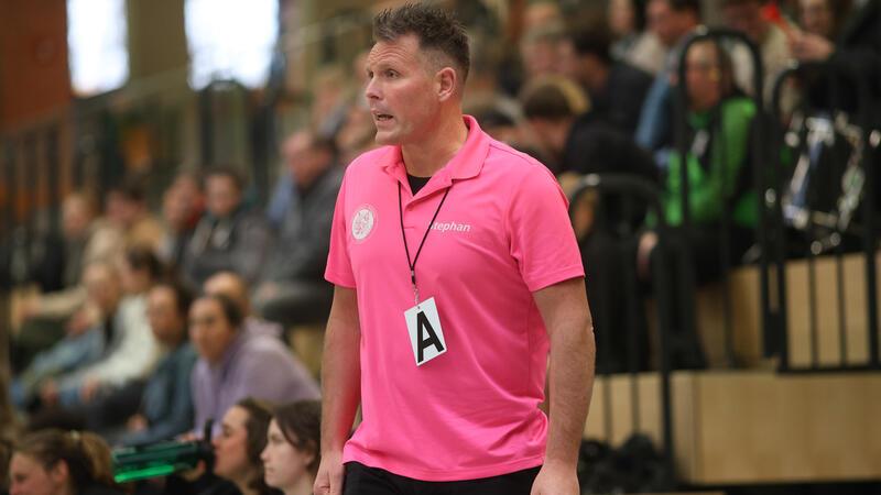 Alphaluchs Schönfeldt verlässt die HSG LiSa Stephan Schönfeldt hört zum Saisonende als Trainer der Damen der HSG Liebenburg-Salzgitter auf.