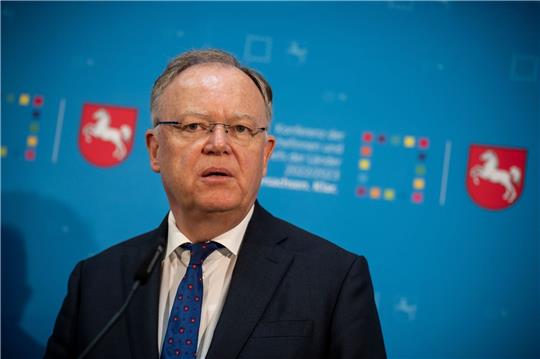 Stephan Weil, Ministerpräsident von Niedersachsen, bei einer Pressekonferenz.