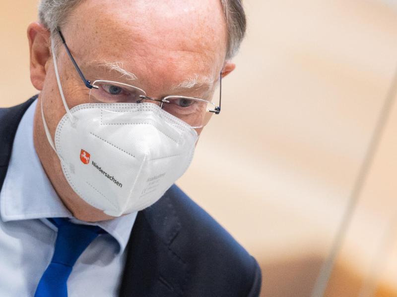 Keine 2G-Regel im Einzelhandel mehr: Stephan Weil warnt vor Einkaufstouristen Stephan Weil (SPD), Ministerpräsident Niedersachsen. Foto: Julian Stratenschulte/dpa/Archivbild