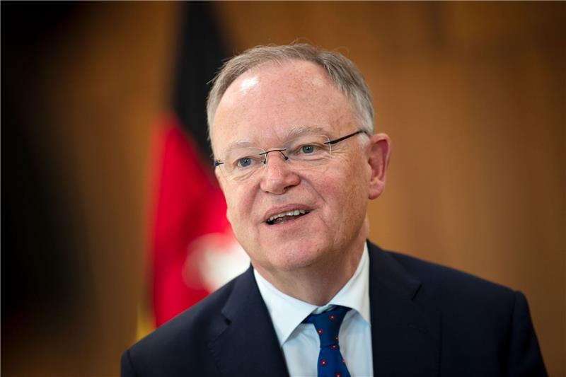 Weil: Positives Fazit nach Reise nach Norwegen und Estland Stephan Weil (SPD), Ministerpräsident von Niedersachsen, spricht.