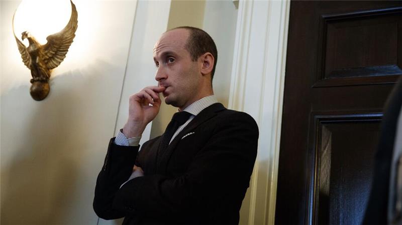 TV-Mann, Milliardär, Radikale: So soll Trumps Team aussehen Stephen Miller soll stellvertretender Stabschef werden. (Archivbild)