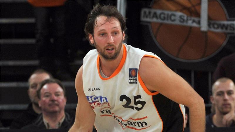 Esterkamp beerbt Taylor als Headcoach von Science City Jena Steven Michael Esterkamp kehrt als Trainer kehrt er in die BBL zurück und übernimmt Science City Jena. (Archivbild)