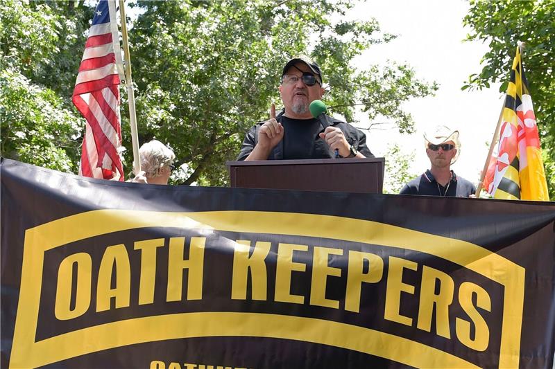 Rechter Kapitol-Stürmer zu 18 Jahren Gefängnis verurteilt Stewart Rhodes ist der Gründer der "Oath Keepers".