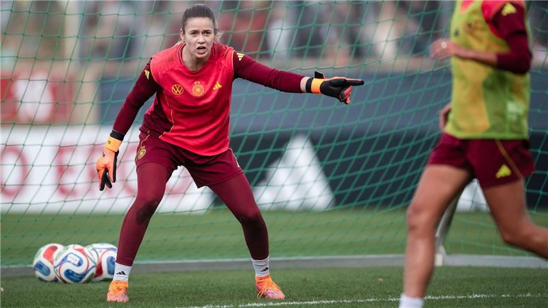 Wück benennt Berger-Ersatz - Gwinn vor Comeback Stina Johannes soll sich gegen Frankreich im Tor bewähren.