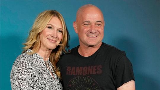 Stolze Eltern: Der Sohn von Steffi Graf und Andre Agassi soll erstmals für die deutsche Baseball-Nationalmannschaft spielen.