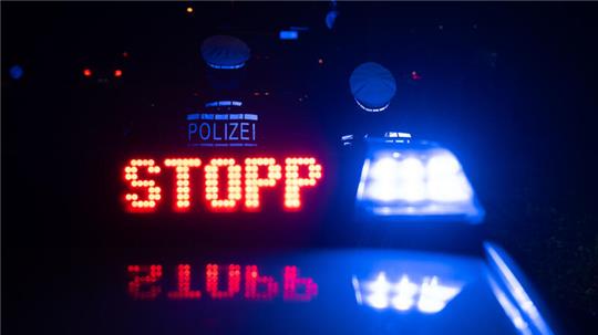„Stopp Polizei“: Davon lässt sich ein Motorradfahrer in Altenau nicht beeindrucken und liefert sich eine wilde Verfolgungsjagd mit der Polizei.